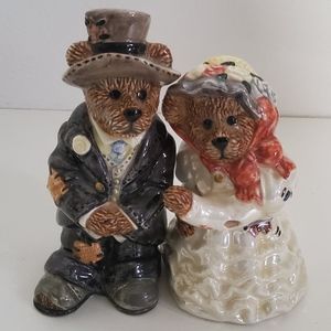 Boyd's Bear Collection Salt and Pepper Shaker set